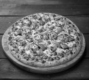 Kadai Paneer Pizza (Paneer, Onion ,Capsicum And Kadhai Sauce )
