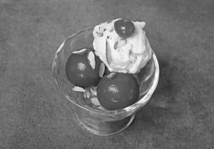 Gulab Jamun With Ice Cream
