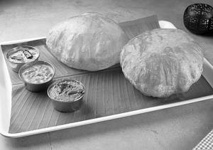 3 poori with sagu