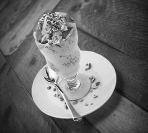 Fruit Falooda (Pista)