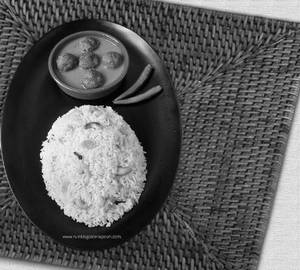 Basanti Polao & Aloo Dum