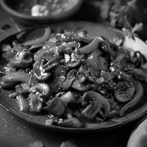 Mushroom Chilli Paneer Gravy