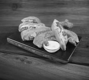 Stuff paneer tikka garlic bread