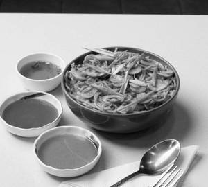 Schezwan Mushroom Noodles