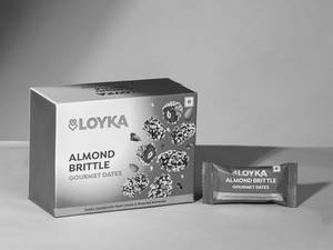 Loyka Almond Brittle Gourmet Dates Box (100 Grams)