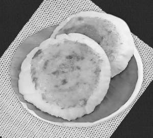 Thatte Idli With Chutney