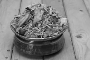 Mix Farsan (12 Pcs.)