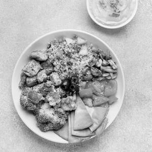 Mediterranean Chicken Mezze Bowl