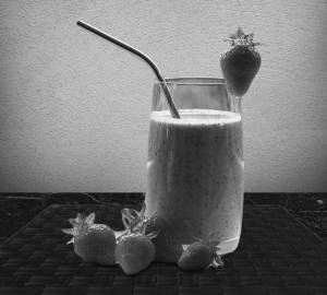 Fresh Strawberry Milkshake (350 Ml)