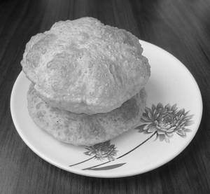 Bhature ( medium - 2 Pcs )