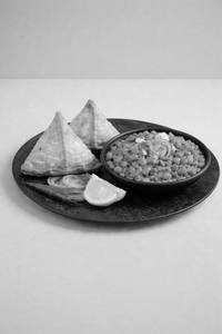 Samosa With Chhole. (2 Pcs)