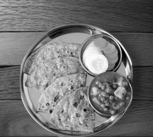 Aloo Matar +5 Roti+ Achar+Salad