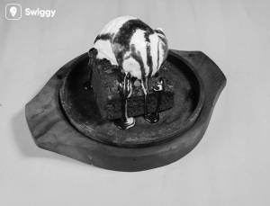 Sizzling Brownie With Vanilla Ice Cream