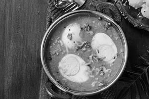 Egg Tadka [Serves 2]
