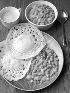 3 Appam + Veg Curry