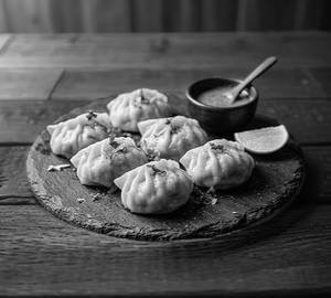 Veg Pizza Steamed Momo 6 Pcs