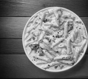 Veg Pasta In White Sauce