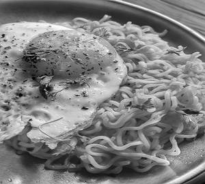 Half Fry Egg maggi