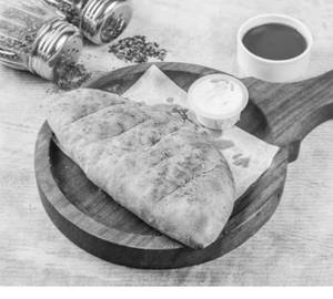 Tandoori Paneer Stuffed Garlic Bread