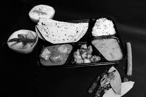 Veg Plain Thali With Kesariya Kheer