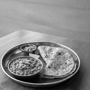 Paratha [2 pieces with chhole ]