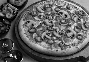 Garlic Deluxe Veg Pizza