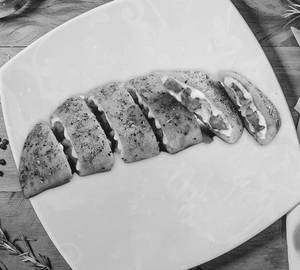 Non Veg Barbeque Stuffed Garlic Bread