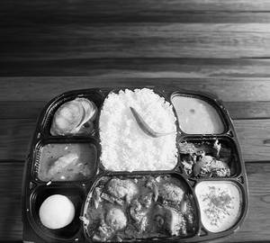 Maa Ki Rasoi Special Non Veg Thali