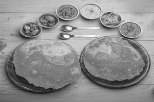 Chhole Bhature & Raita (2 Pcs)
