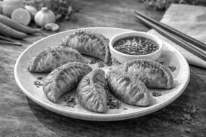 Fried Pork Momos (6 Pieces)