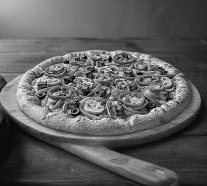 Veg extravaganza pizza [regular]