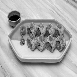 Spicy Salmon And Cream Cheese Sushi
