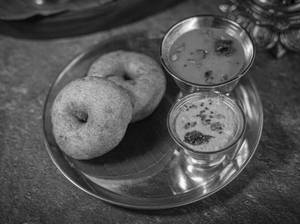 Medhu Vada