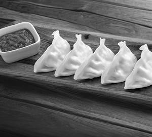 Supreme Veg Momos (6pcs) Steam