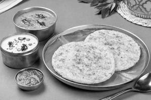 Onion Uttapam (2Pc)