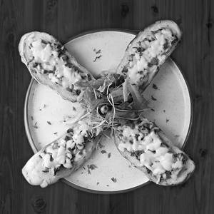 Baked Crostini Cheese and Green Chilli