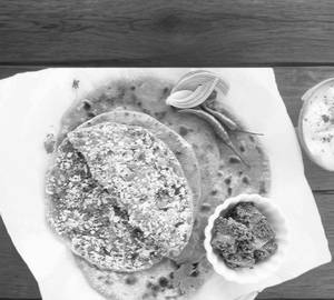 Paneer paratha (2 pieces)