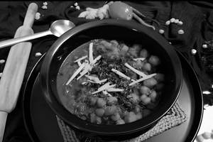 Pindi Channa With 2 Onion Kulcha