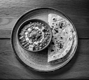 Matar Paneer (Half) + 4 Tava Roti