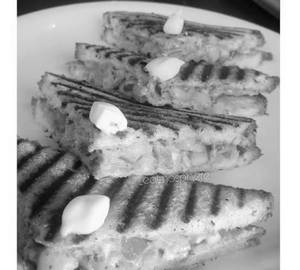 Tandoori paneer grilled sandwich