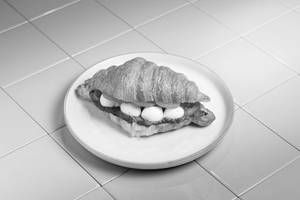 Pesto & Bocconcini Croissant Sandwich