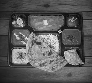 Mix paratha thali