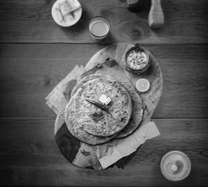 Aloo achari paratha (2 pieces)