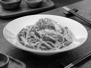 Egg Hakka Noodles