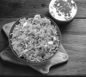 Mumbai street tawa pulao (with curd)