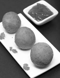 Masala Aaloo Balls ( 8 Pcs )