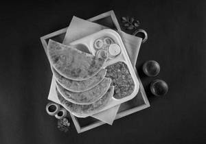 2 Tandoori Payaz Paratha With Chola