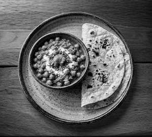 Chana Masala (Half) + 4 Tava Roti