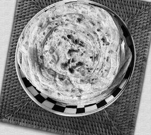 Lachha  paratha  [1 piece]