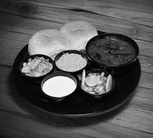Special misal pav